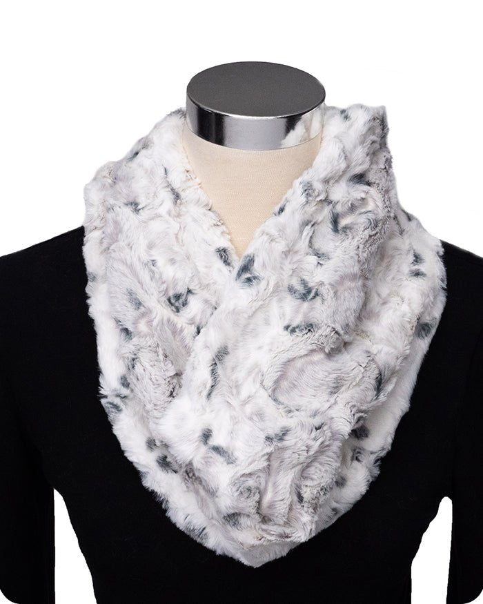 Shannon Fabrics Infinity Scarf Cuddle Kit Snowy Owl Alloy - On Pins & Needles Quilting Co.